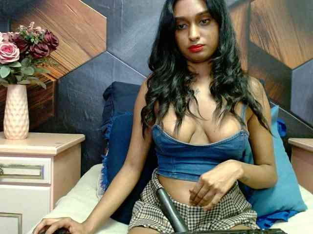 LusciousIndian webcam