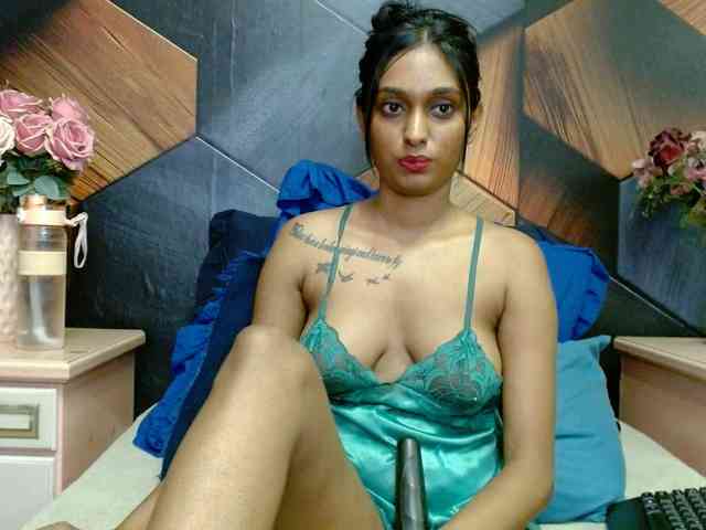 LusciousIndian webcam