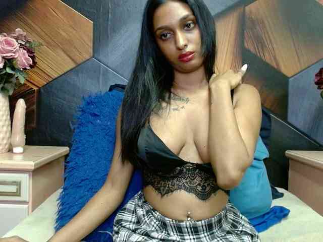 LusciousIndian webcam