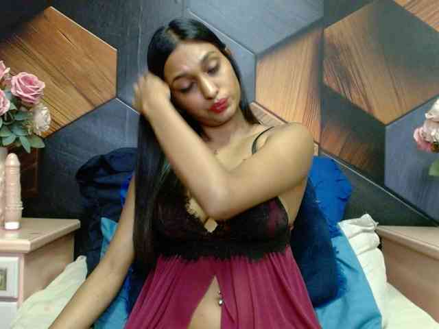 LusciousIndian webcam