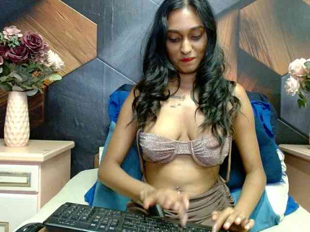LusciousIndian webcam