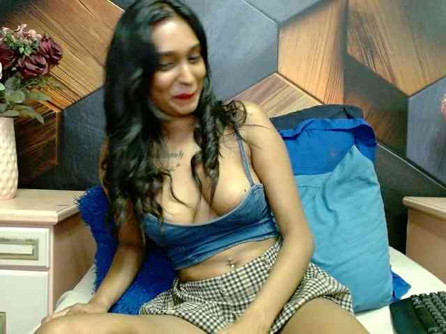 LusciousIndian webcam