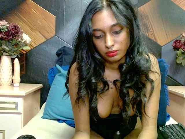 LusciousIndian webcam