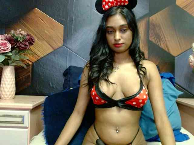 LusciousIndian webcam