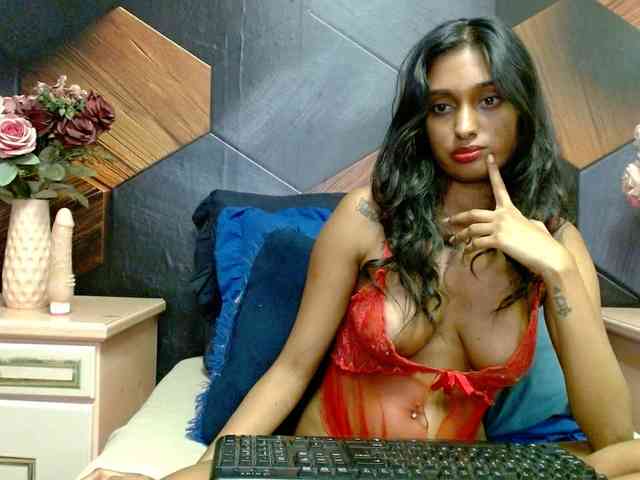 LusciousIndian webcam