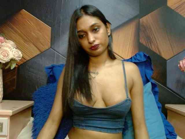 LusciousIndian webcam