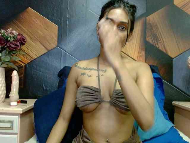 LusciousIndian webcam