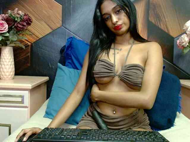 LusciousIndian webcam