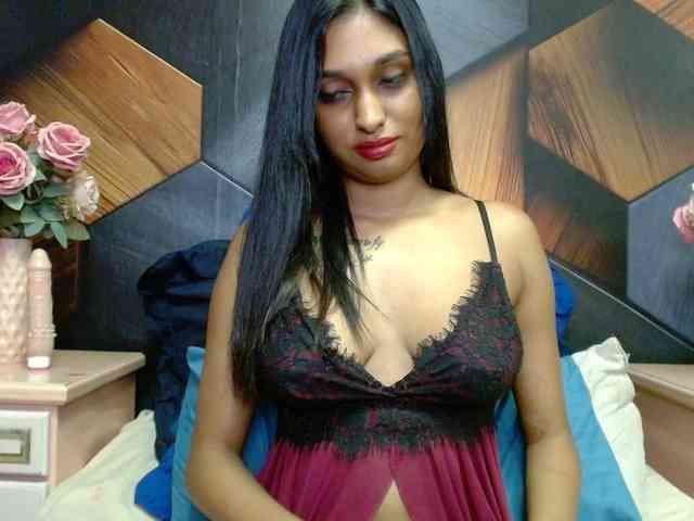 LusciousIndian webcam