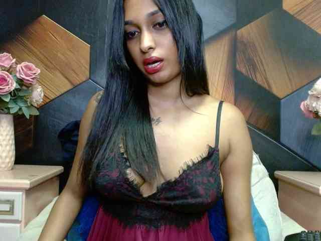 LusciousIndian webcam