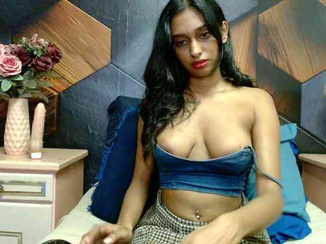 LusciousIndian webcam