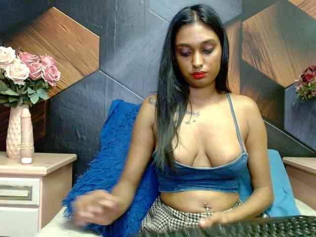 LusciousIndian webcam