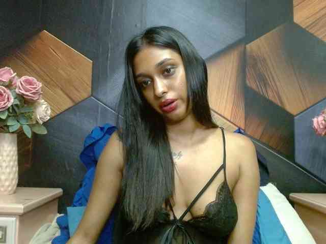 LusciousIndian webcam