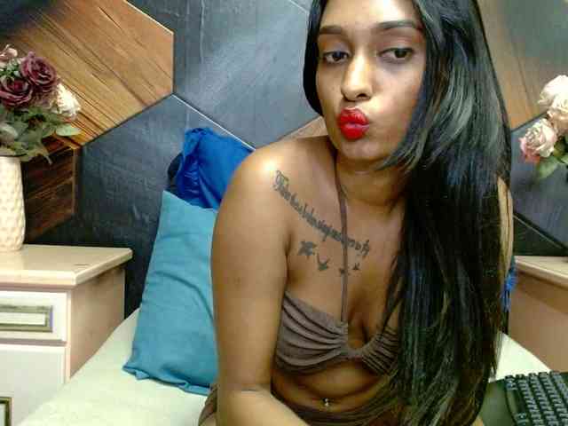 LusciousIndian webcam