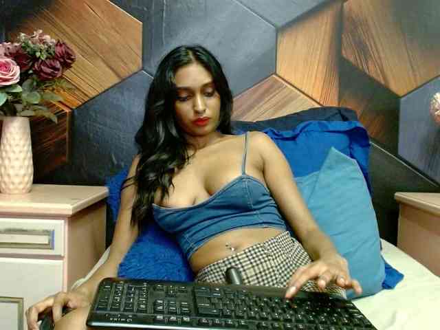 LusciousIndian webcam