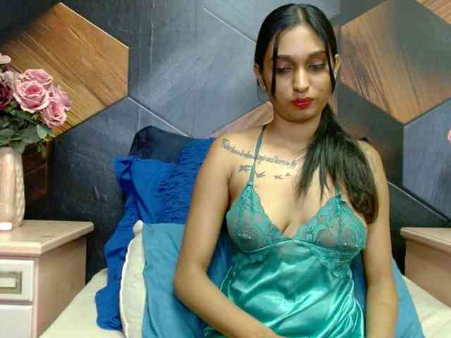 LusciousIndian webcam