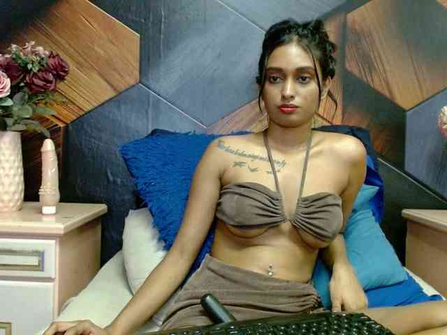 LusciousIndian webcam