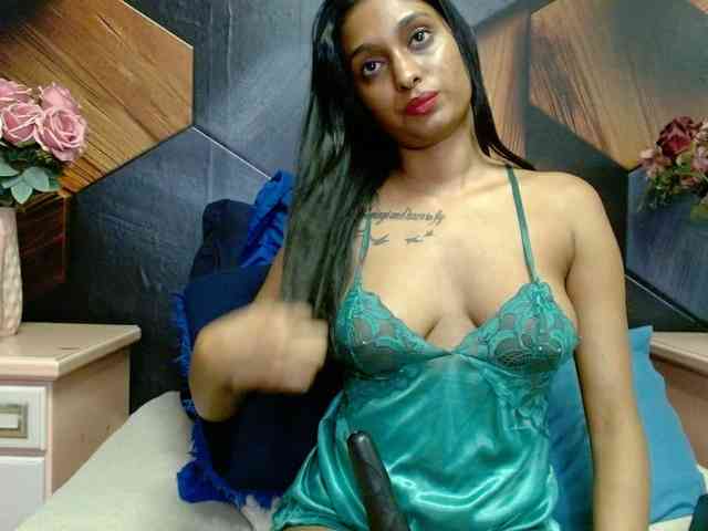LusciousIndian webcam