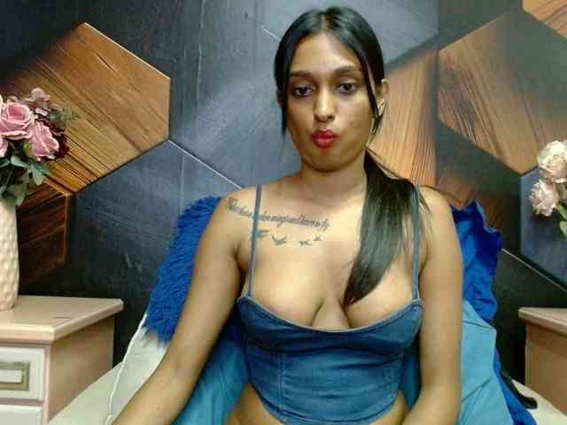 LusciousIndian webcam