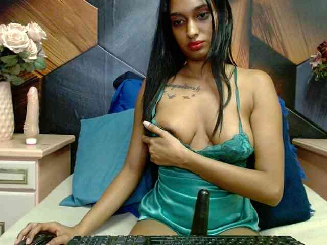 LusciousIndian webcam
