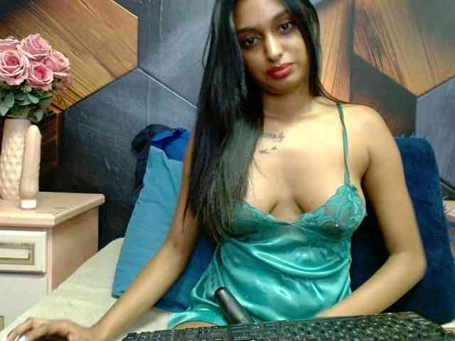 LusciousIndian webcam