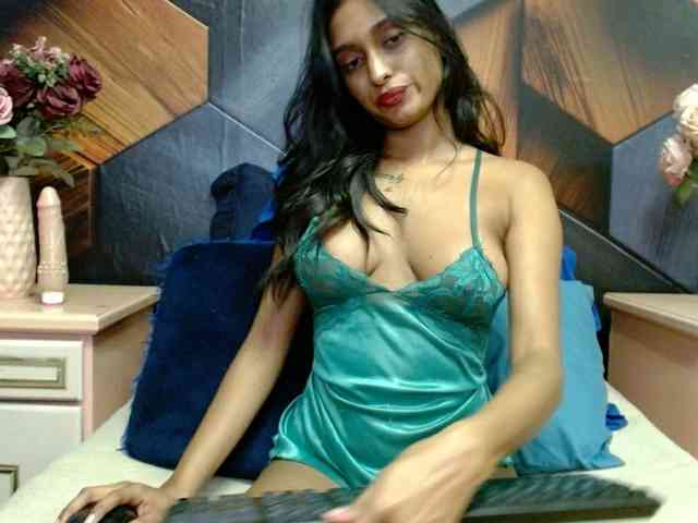 LusciousIndian webcam