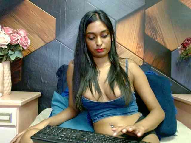 LusciousIndian webcam