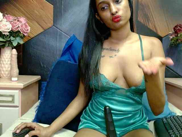 LusciousIndian webcam
