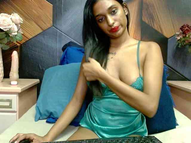 LusciousIndian webcam