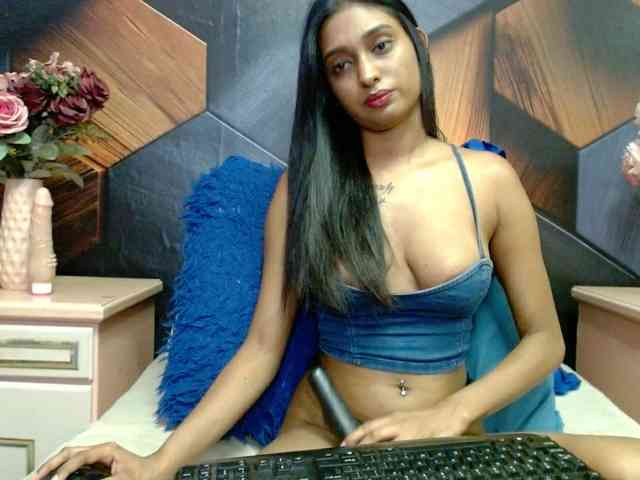 LusciousIndian webcam