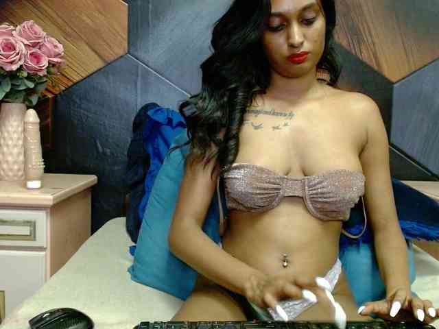 LusciousIndian webcam