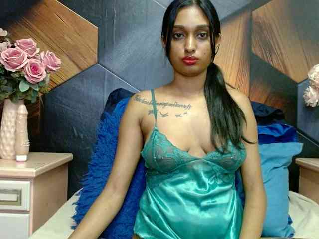 LusciousIndian webcam