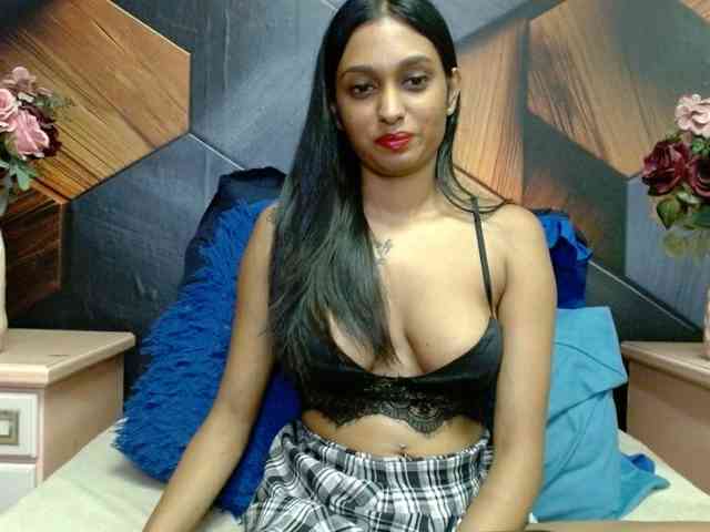 LusciousIndian webcam