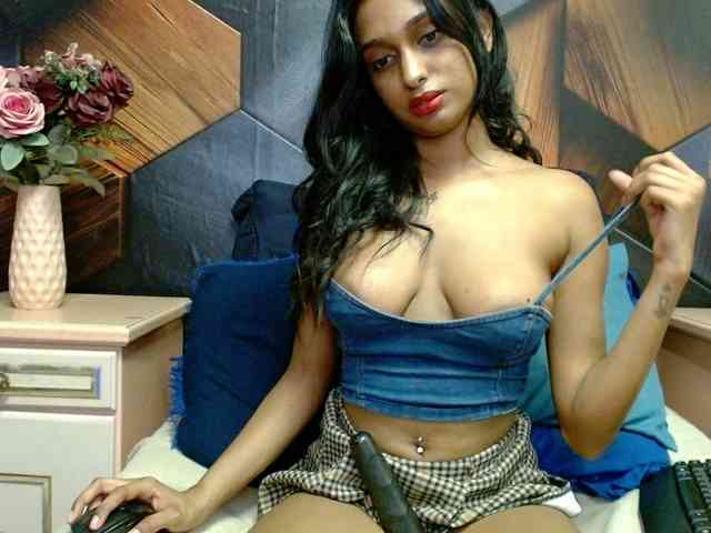 LusciousIndian webcam