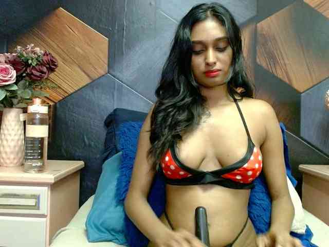 LusciousIndian webcam