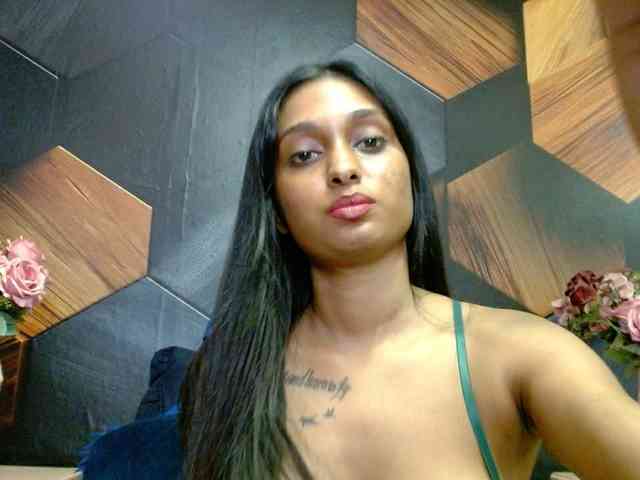 LusciousIndian webcam