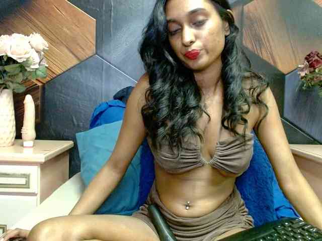 LusciousIndian webcam