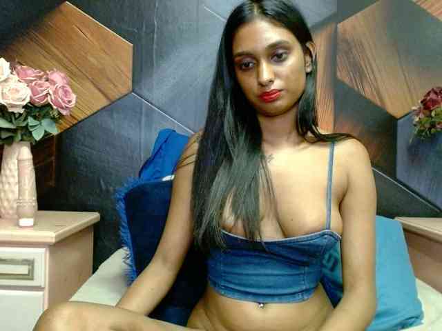 LusciousIndian webcam