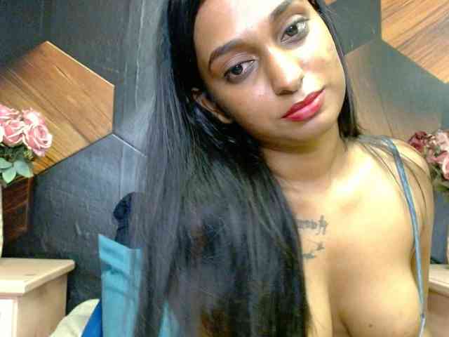 LusciousIndian webcam