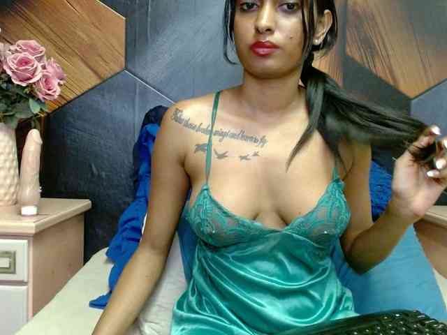 LusciousIndian webcam