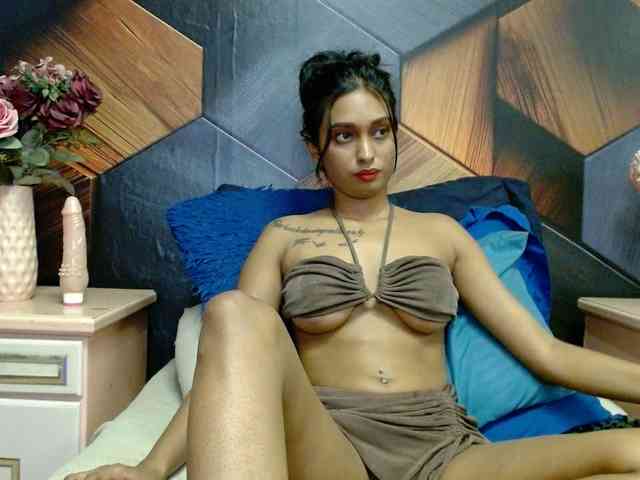 LusciousIndian webcam