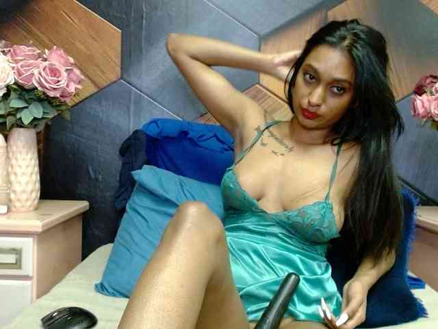 LusciousIndian webcam