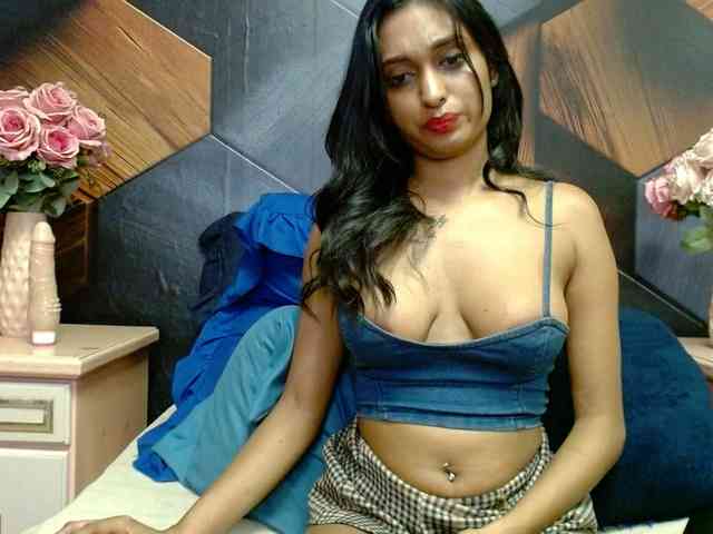 LusciousIndian webcam