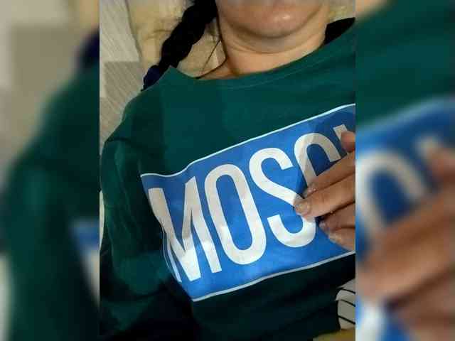 OneMoreNight83 webcam