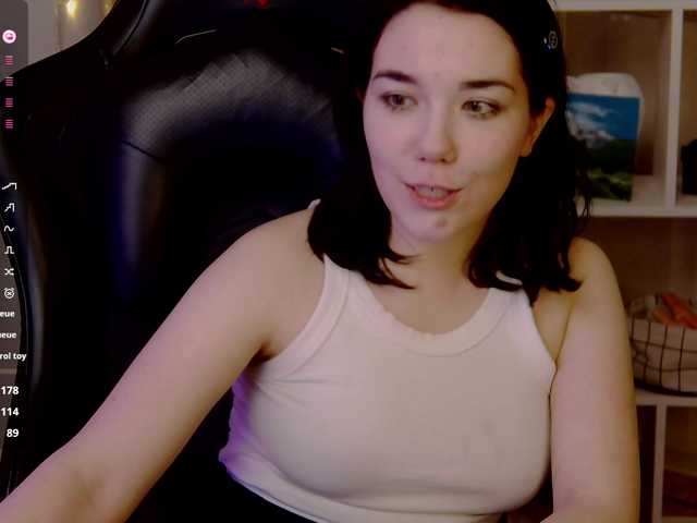 Kelly-foox's BongaCams show and profile