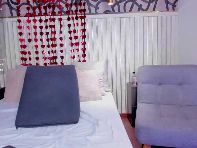 AliciaMonroe — I'm new and want to meet you, let's have fun!!! Tits with oil jumping   @total   @sofar  @remain