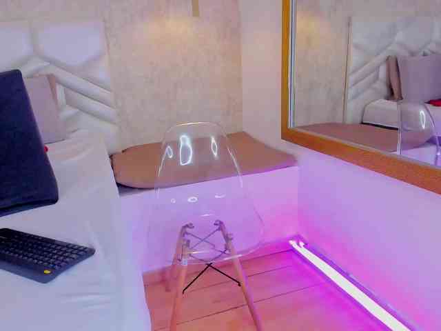 AliciaMonroe webcam