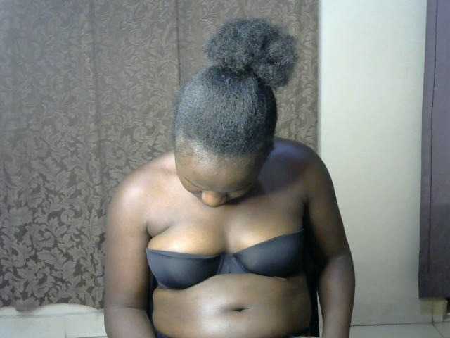 QueenEbony webcam