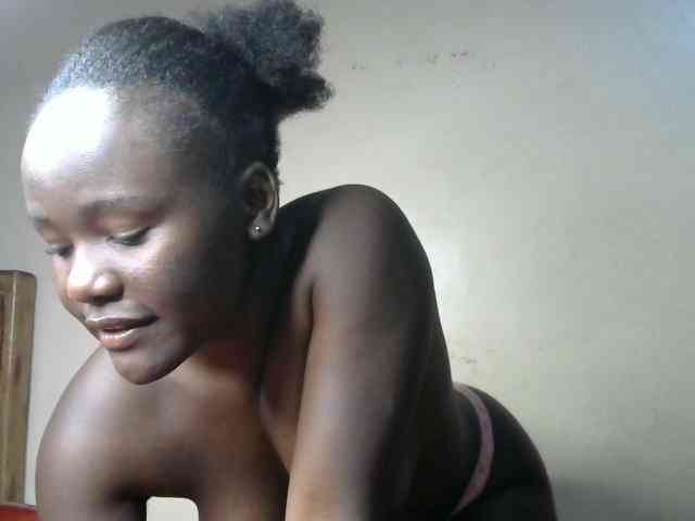 QueenEbony webcam