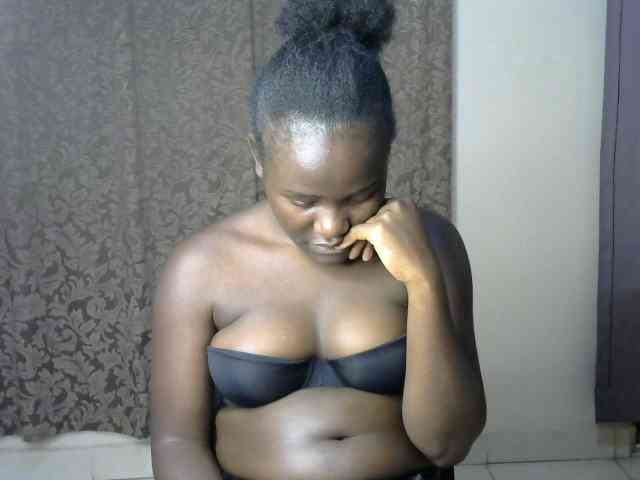 QueenEbony webcam